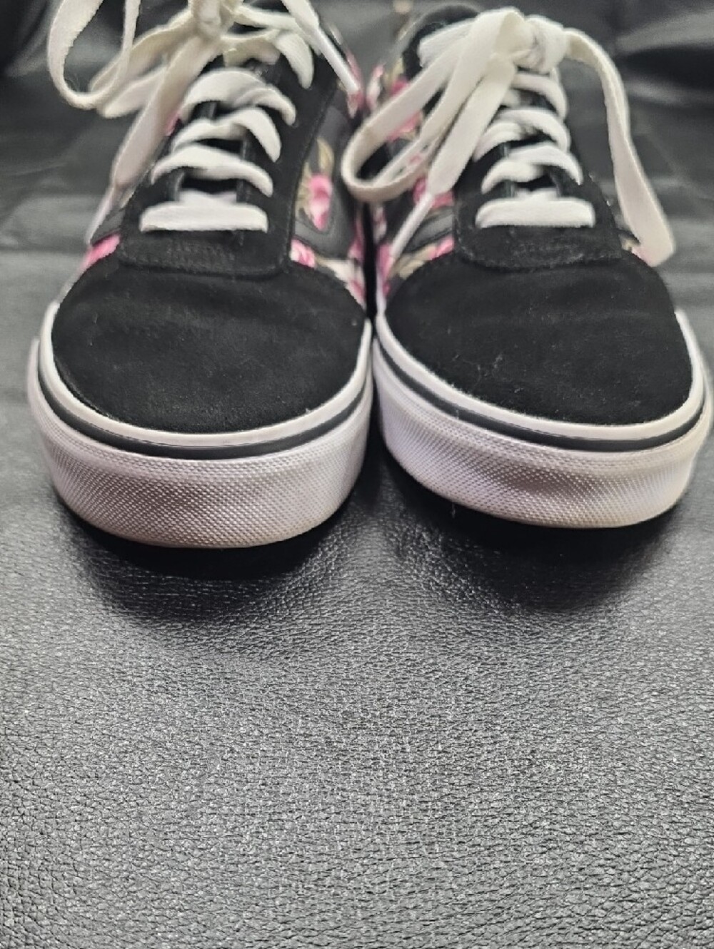 Vans Black Low-Top Sneakers with Pink Floral Panels Womens Sz. 8 - Picture 3 of 6